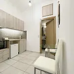 23 Apts *
